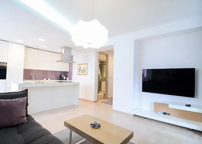Luna Deluxe Apartment & Free Parking