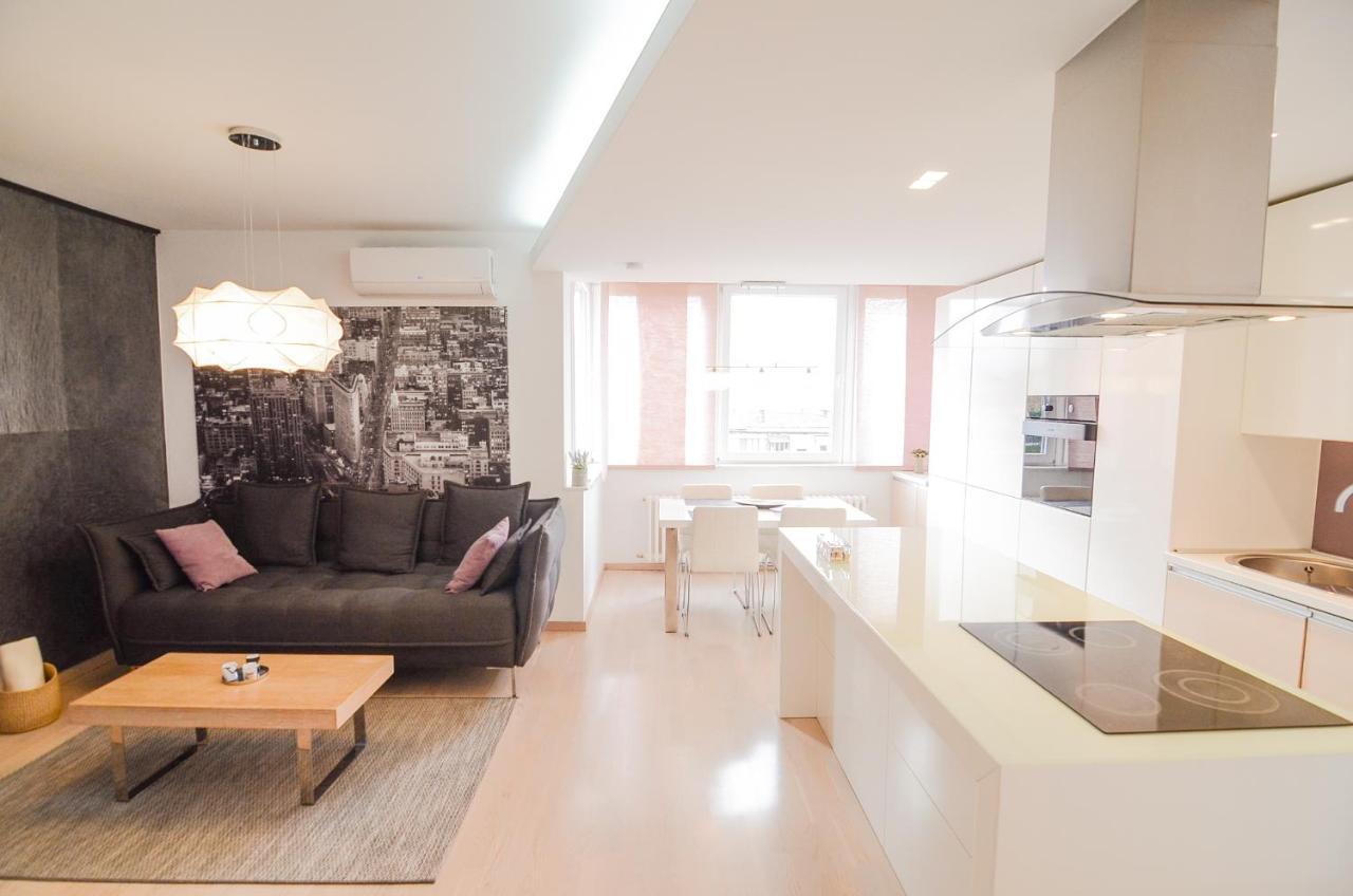 Luna Deluxe & Free Parking Apartment